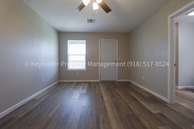 Building Photo - 4124 W 56th Pl