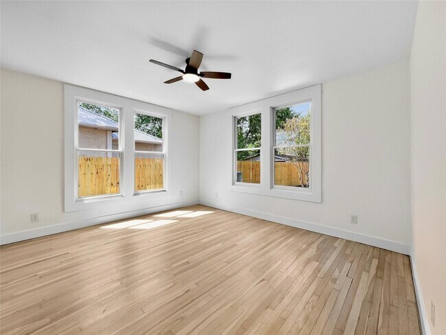 Building Photo - 4014 Avenue D