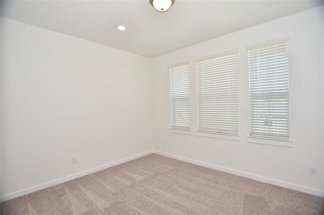 Building Photo - 1804 Homestead Farms Dr