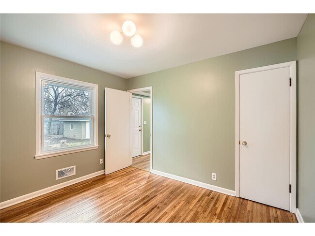 Building Photo - 6300 Quebec Ave N