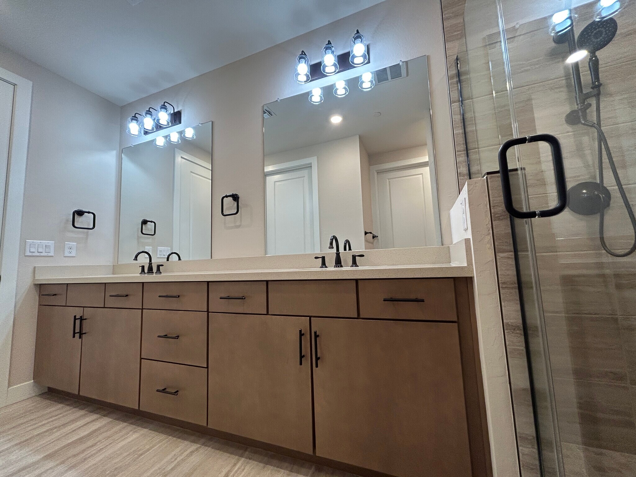 Building Photo - 2121 W Sonoran Desert Dr