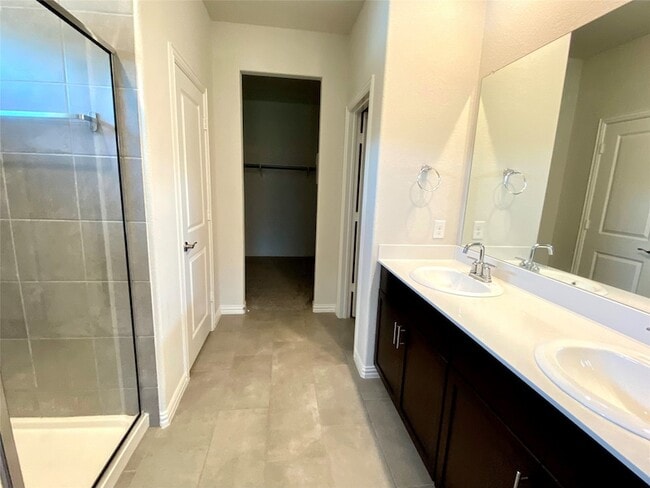 Building Photo - 1800 Canyon Ln