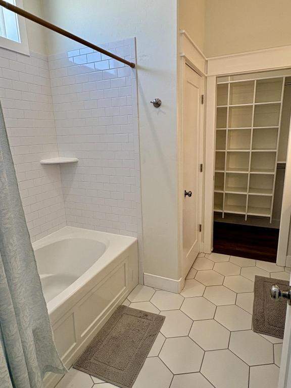 Building Photo - 4392 Booner St