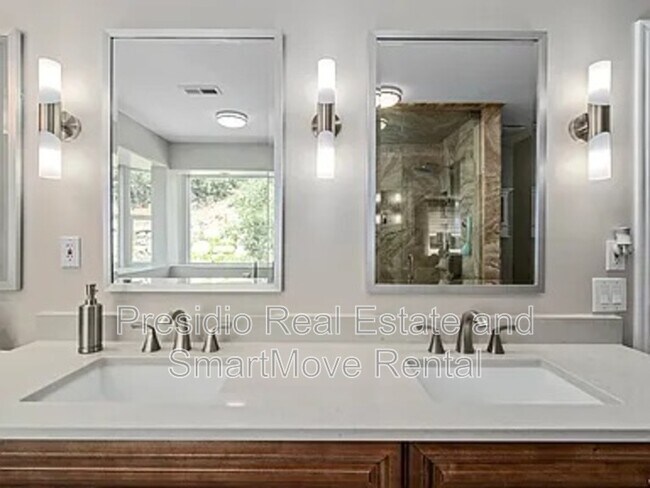 Building Photo - 10927 S Lostwood Dr