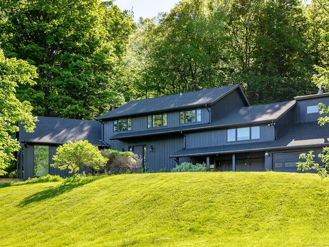Building Photo - 110 Geer Mountain Rd