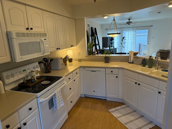 Building Photo - 5430 Oxford Dr