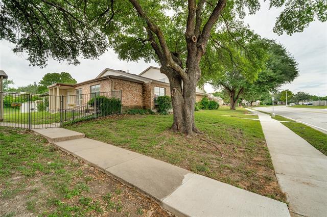 Building Photo - 8805 N Normandale St