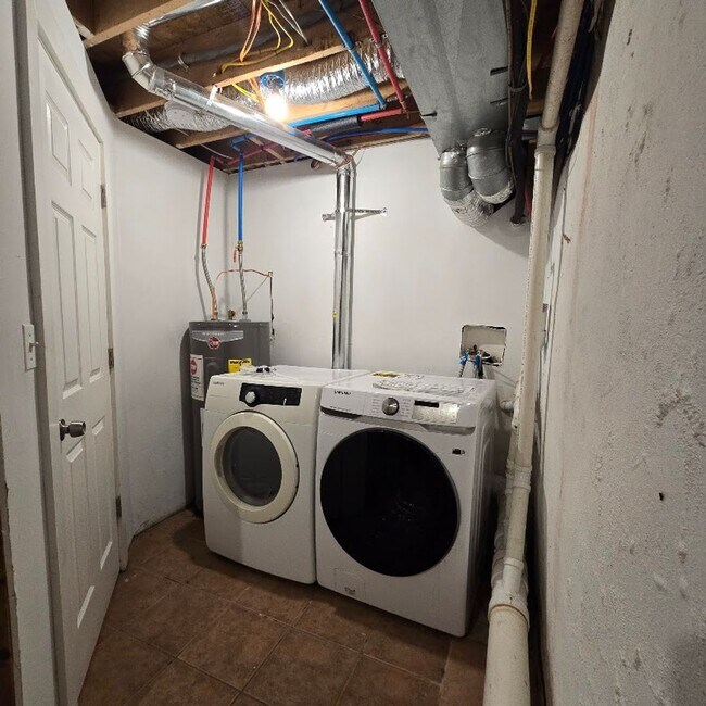 Building Photo - Make this your home today! Come rent with ...