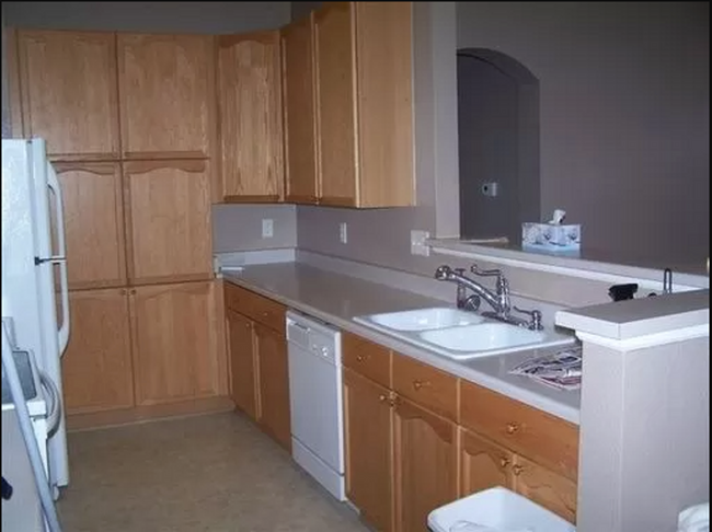 Building Photo - Commuter’s Dream! Spacious 3BD/2BA Cherry ...