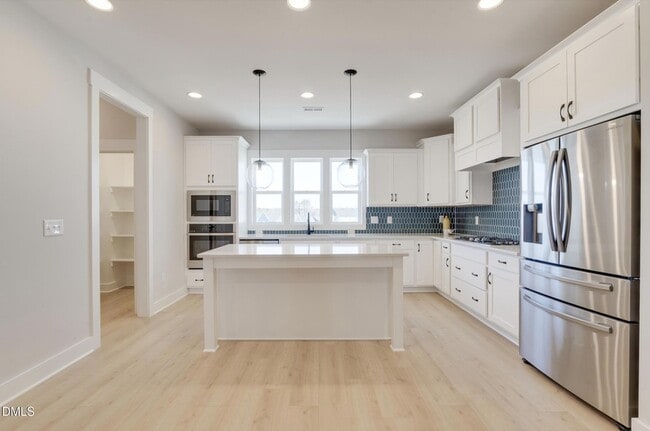 Building Photo - 2127 Big Falls Dr