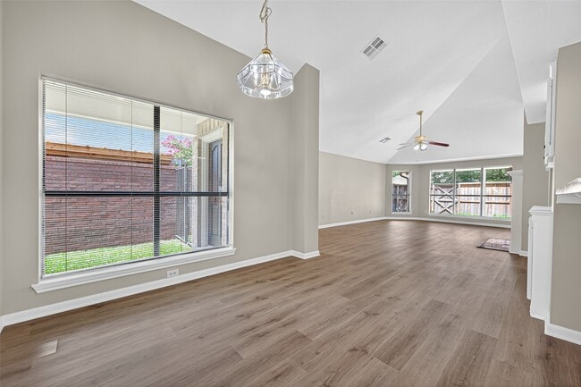 Building Photo - 4132 Deerfield Village Dr
