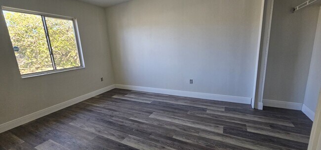 Building Photo - COMPLETELY RENOVATED  3 bed /2 bath  SINGLE FAMILY HOME