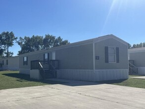 Building Photo - 555 Crandlemire Rd