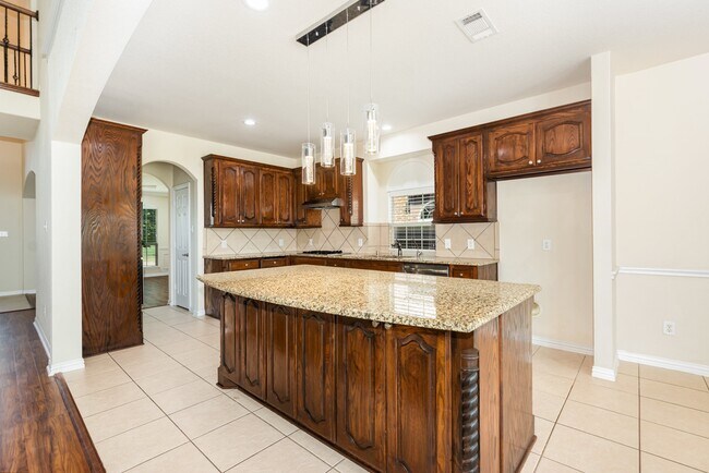 Building Photo - 12453 Tyler Dr