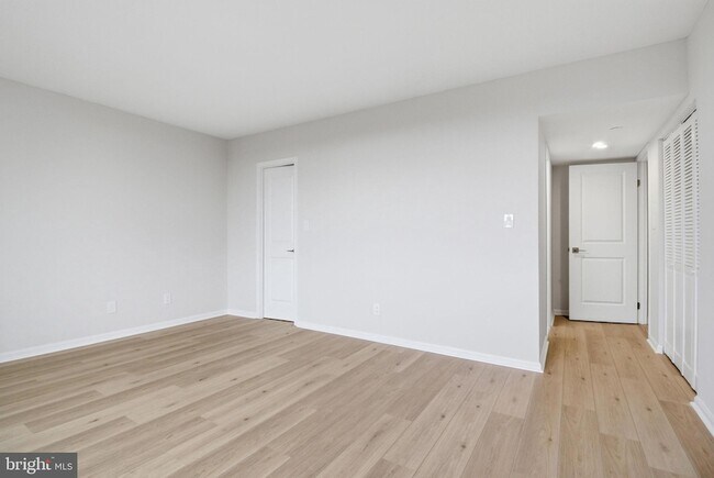 Building Photo - 3713 S George Mason Dr