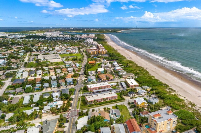 Building Photo - 8000 Ridgewood Ave