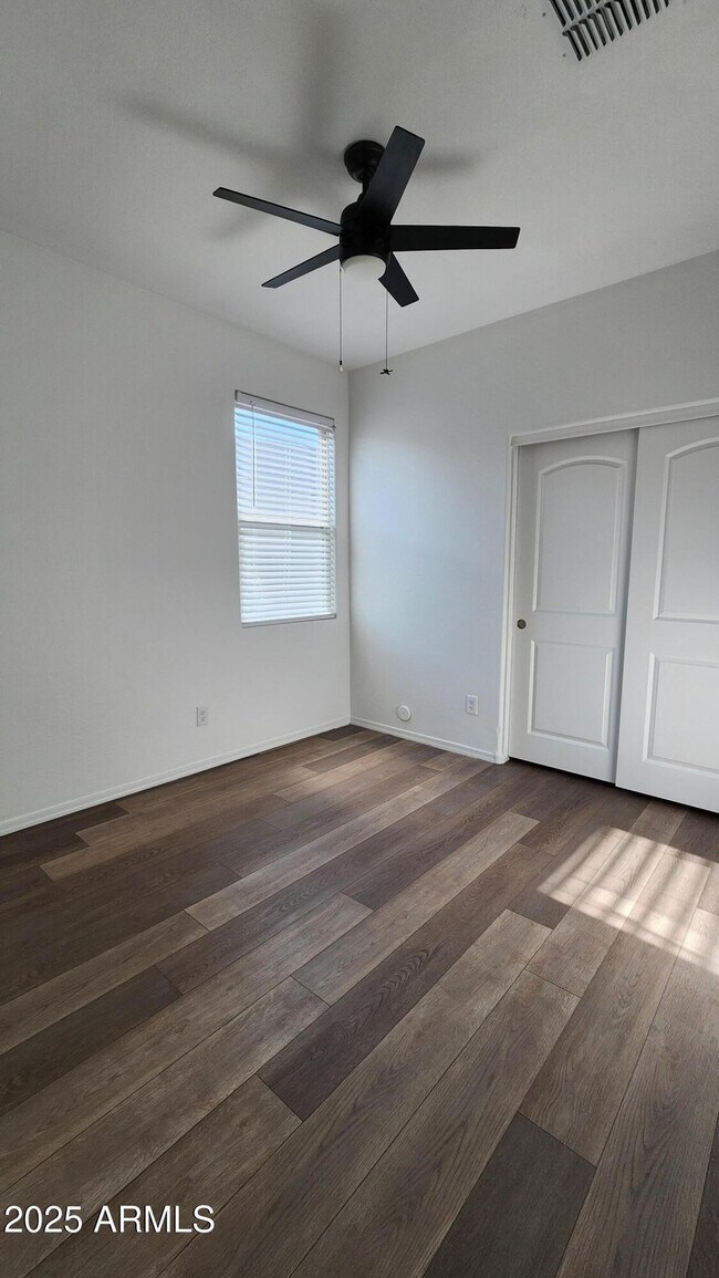 Building Photo - 41932 W Manderas Ln