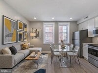 Building Photo - 672 N 19th St