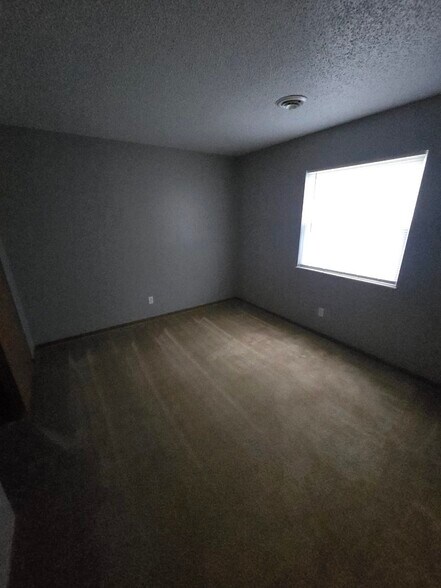 Building Photo - 200 Timber Ridge Dr