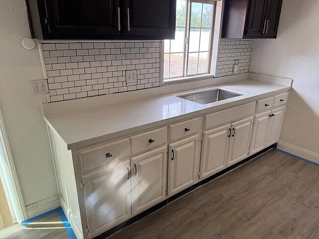 Building Photo - 33041 Case St