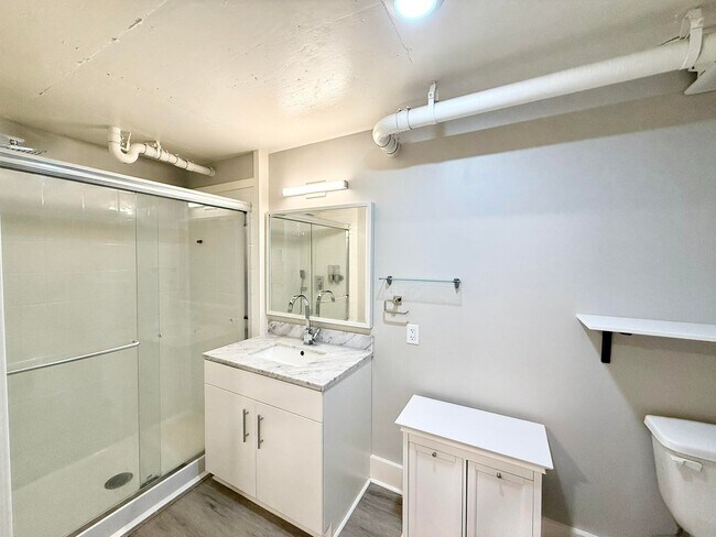 Building Photo - 803 Waimanu St