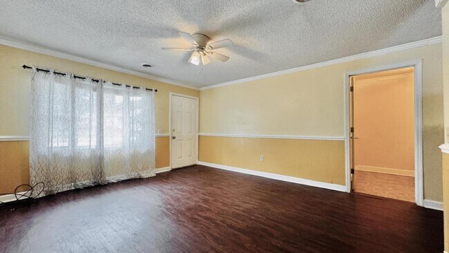 Building Photo - 1410 W Avondale Dr