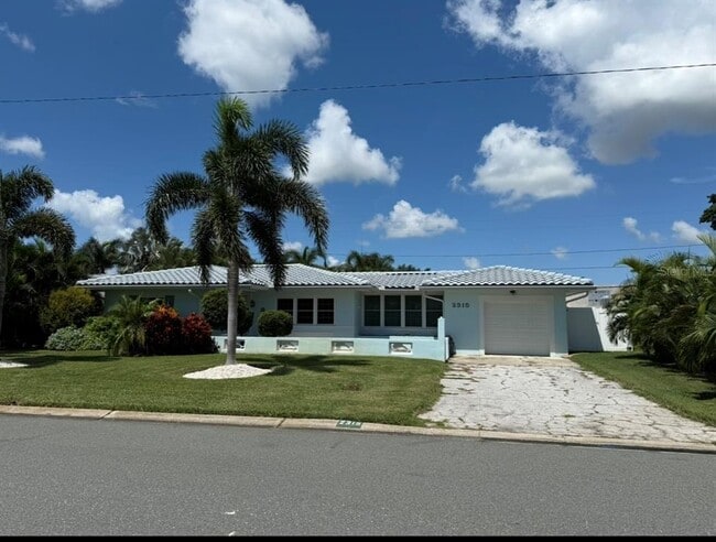 Primary Photo - 2315 Sunrise Dr SE