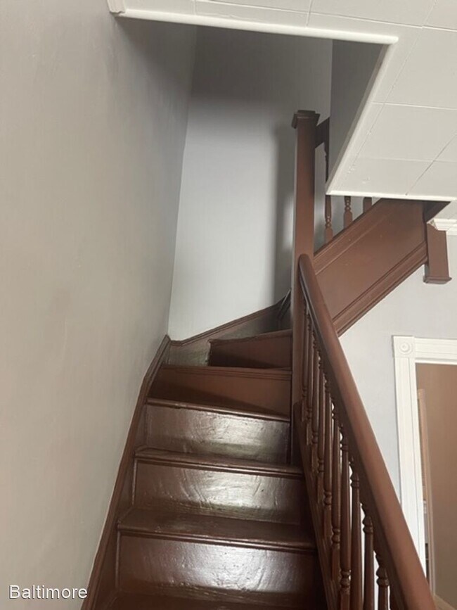 Building Photo - 4 br, 1.5 bath House - 5237 Linden Heights...