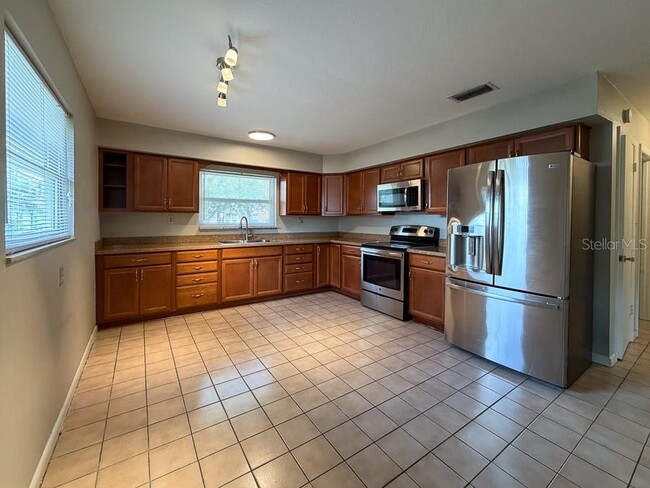 Building Photo - 3721 SW 17th Pl