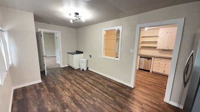 Building Photo - Updated 3-bedroom house with HUGE YARD!! $500 off 1st Month’s Rent!!