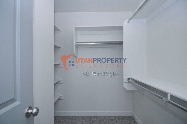 Building Photo - 1008 W 430 S