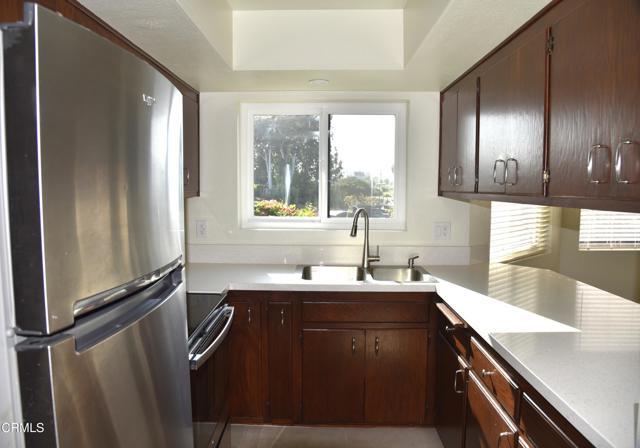Building Photo - 1521 Vista Del Mar Dr