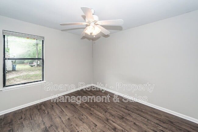 Building Photo - 819 Sandpiper Dr
