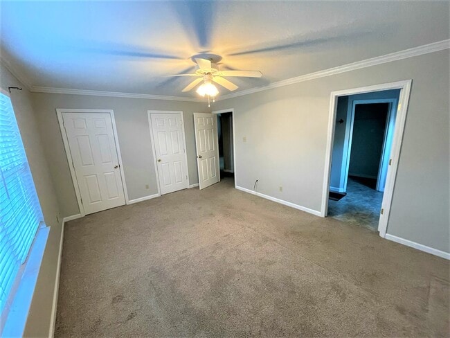 Building Photo - 1039 Willow Creek Cir