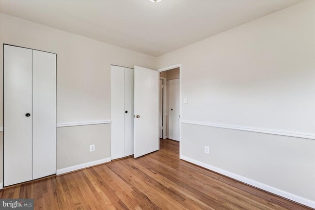 Building Photo - 6916 Southridge Dr