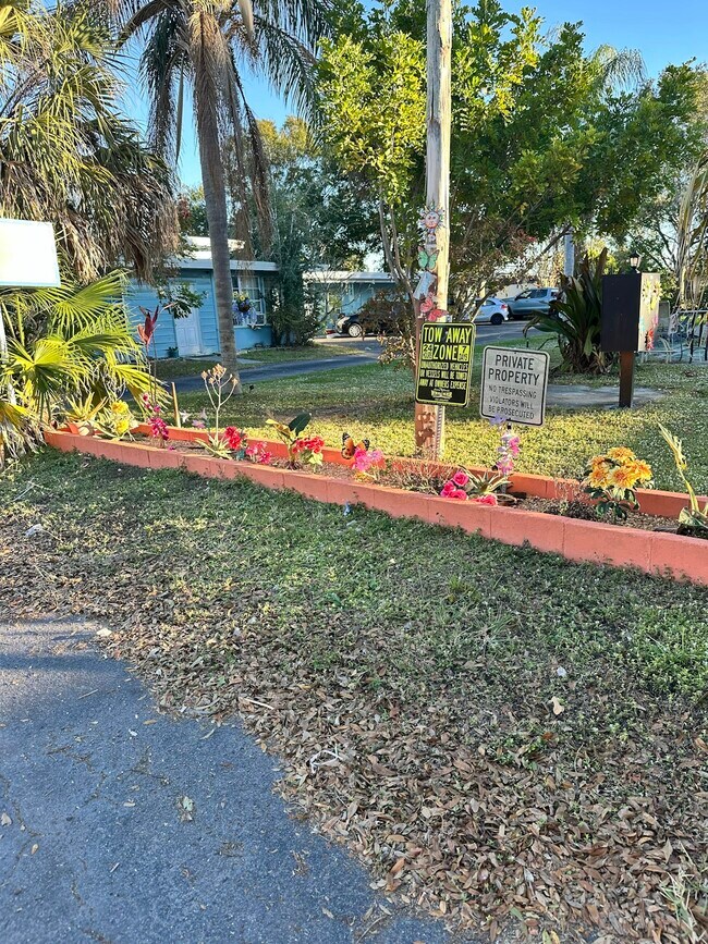 Building Photo - 10464 106th Ave N