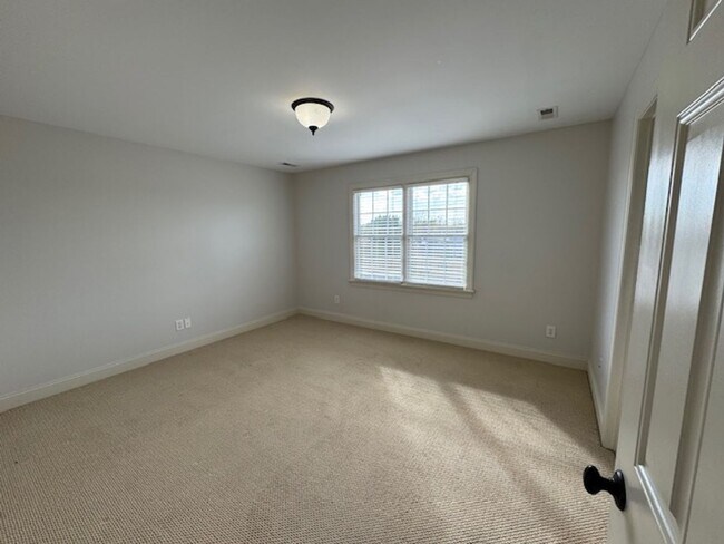 Building Photo - Eagle Ridge Golf Club!