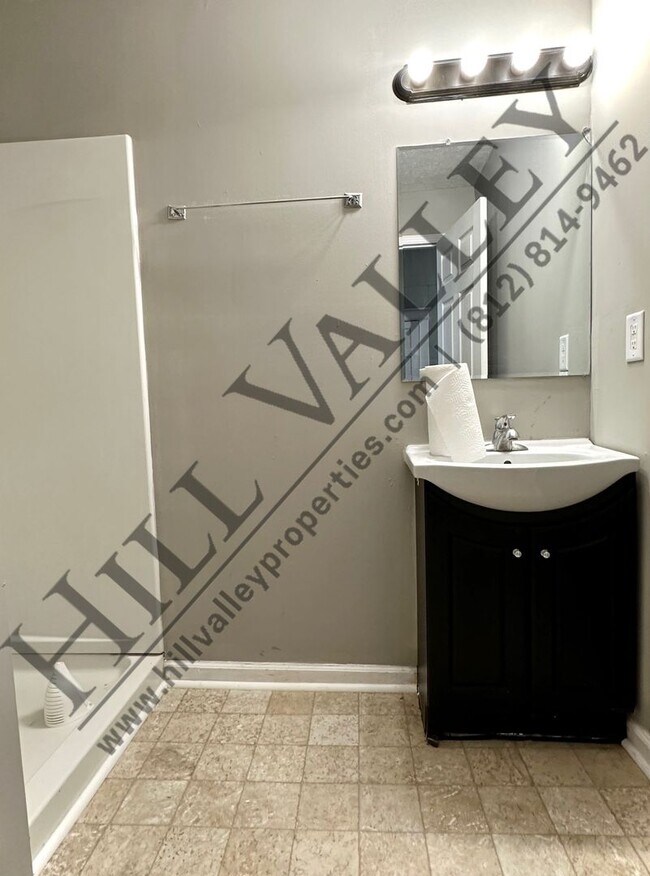 Building Photo - 1121 S 7th St