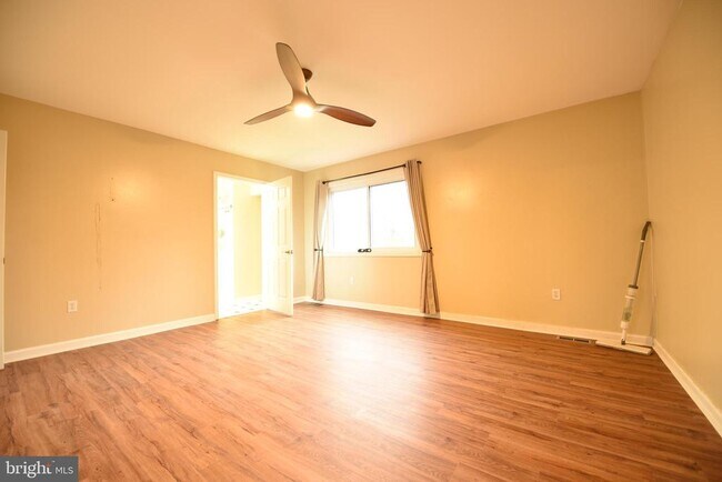 Building Photo - 111 Biscayne Ct
