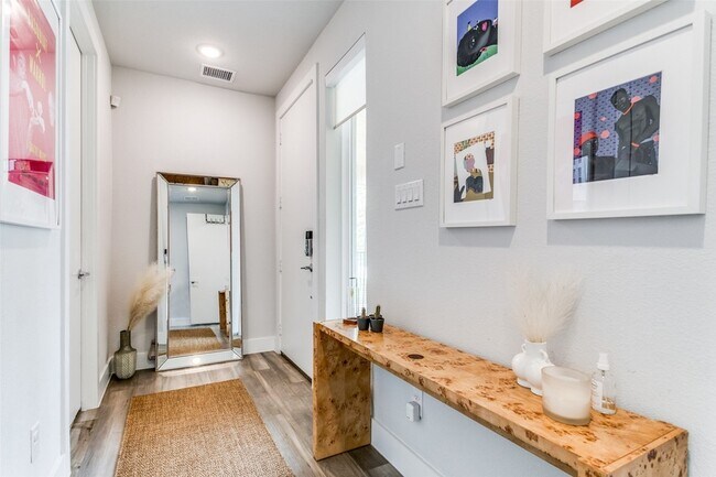Building Photo - 1111 Barsotti Ct