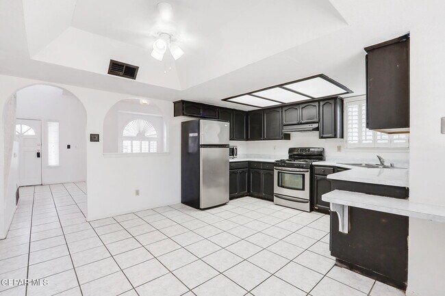 Building Photo - 4620 Loma De Cobre Dr