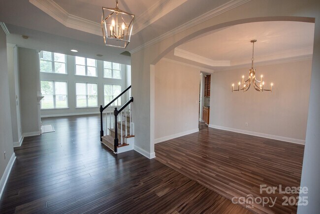 Building Photo - 247 Montibello Dr