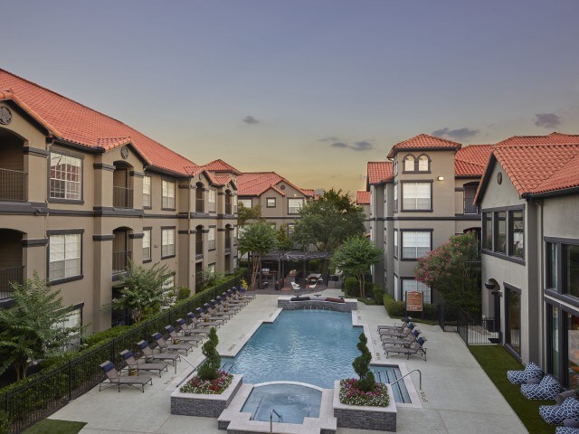 Villas At River Oaks