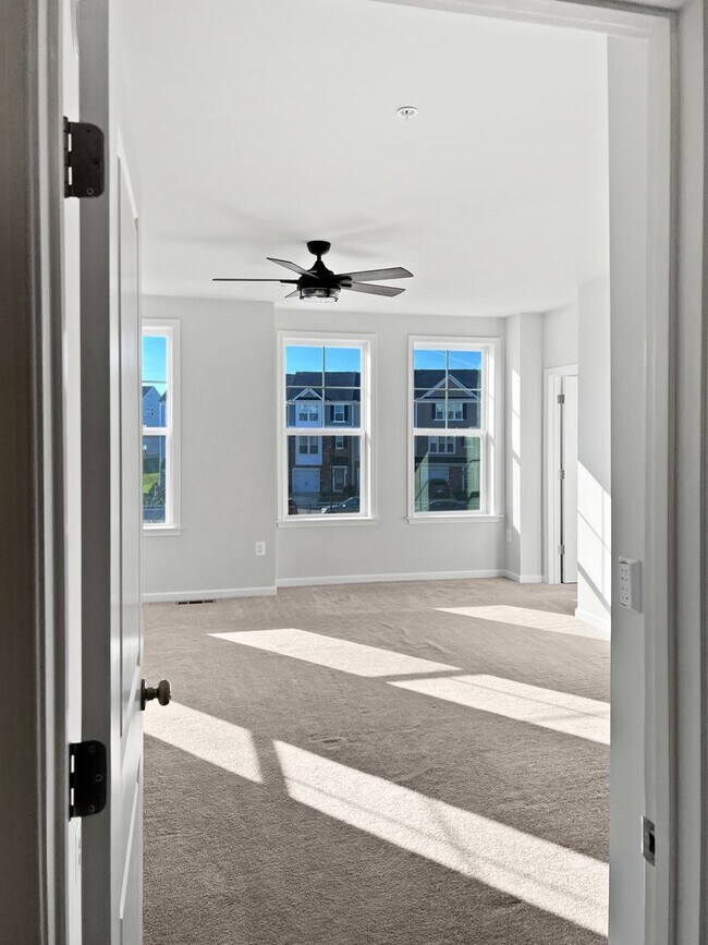 Building Photo - Holiday Special! Beautiful 2 Bedroom Condo in Glen Allen! – No Application Fee This Season!