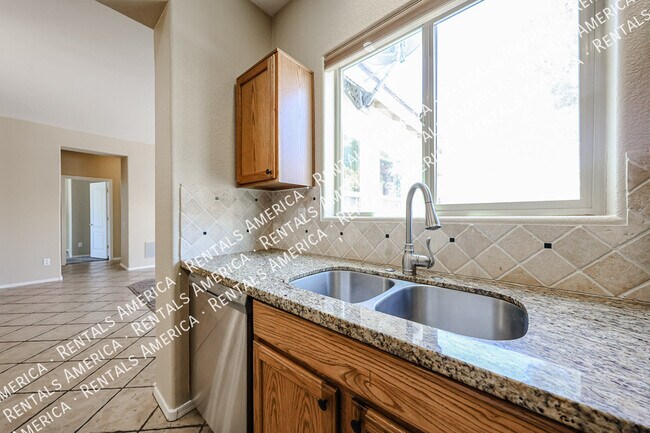 Building Photo - 869 E Waterview Pl
