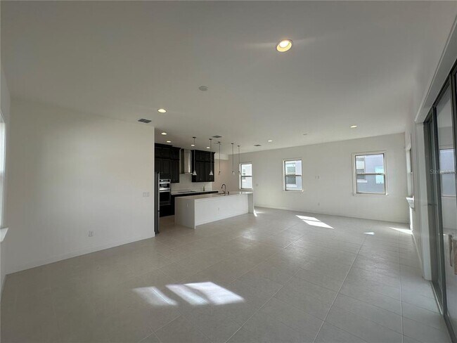 Building Photo - 10629 Woodrow Dr