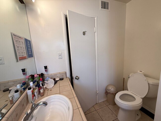 Building Photo - 5223-5225 E Falls View Dr