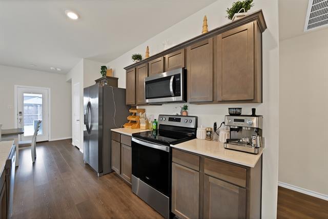 Building Photo - 2117 Ocelot St