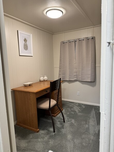 Building Photo - 60 Kraman Ln