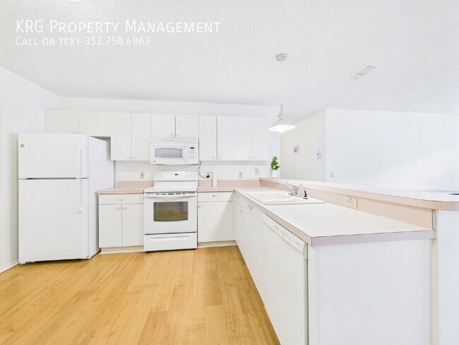 Building Photo - 480 Hildalgo Dr